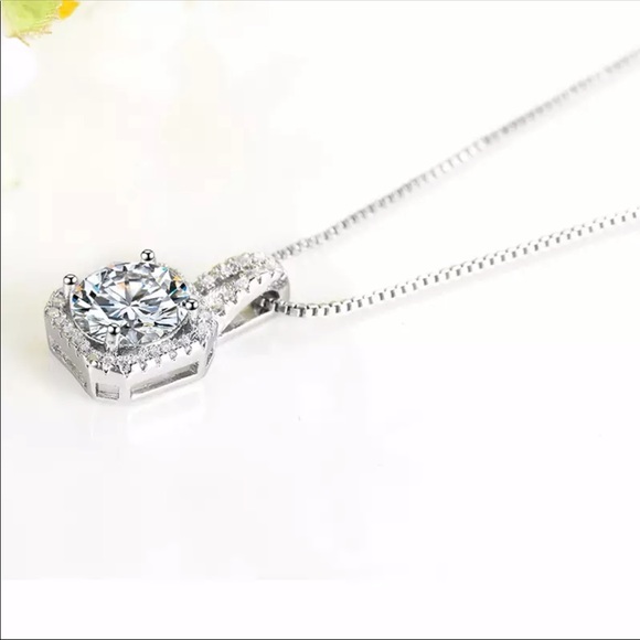 🌟New Sterling Silver Cute Crystal Jewelry Set - Picture 4 of 7